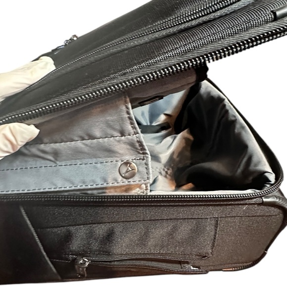 TRAVELPRO Executive Carryon/Laptop Suitcase (VGUC) - Picture 5 of 16